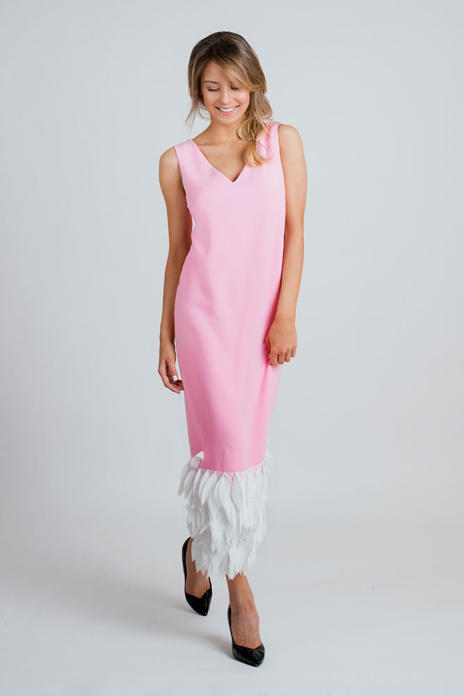Платье розовое с лепестками