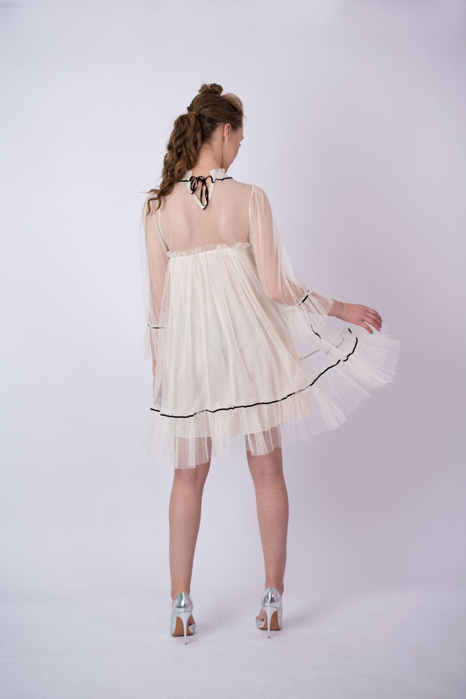 Молочное воздушное платье