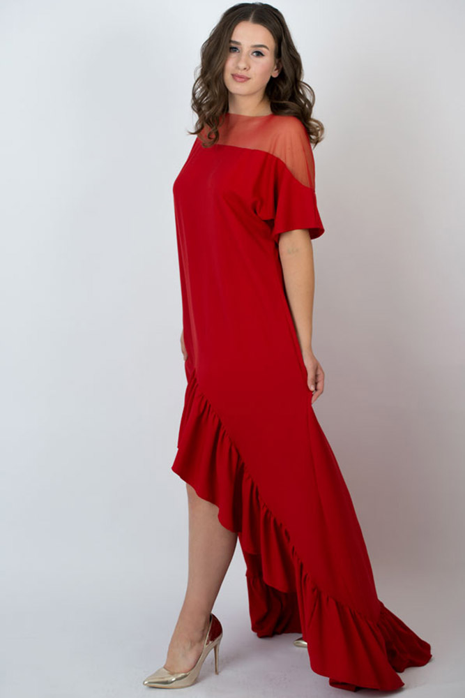 Красное платье с переменной длиной