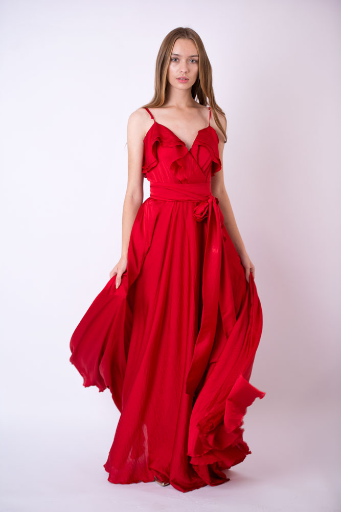 Роскошное красное платье на запах