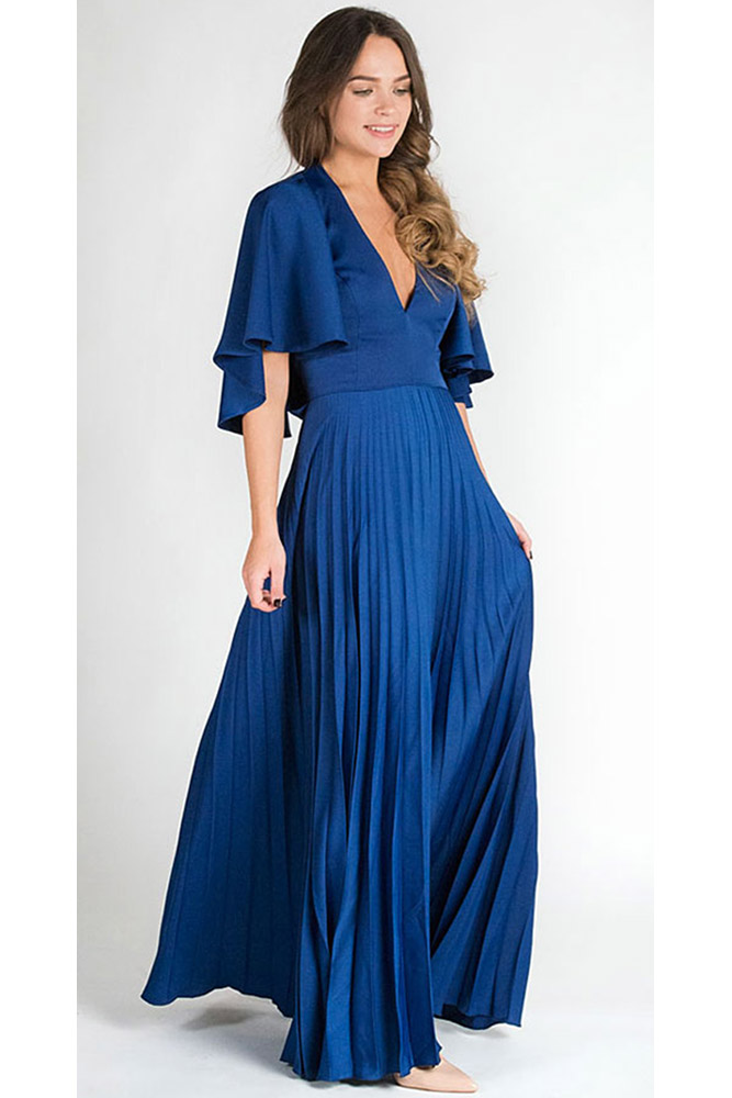 Синее платье с плиссированной юбкой