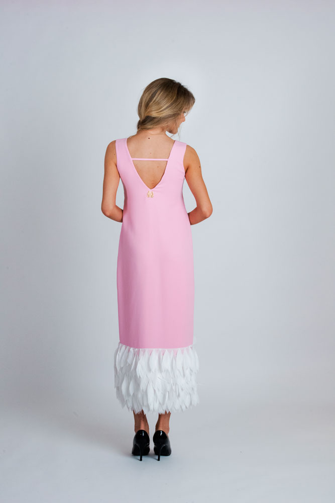 Платье розовое с лепестками